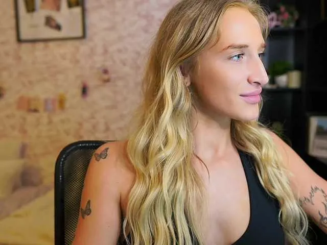 NicoletteShea01 Image 13