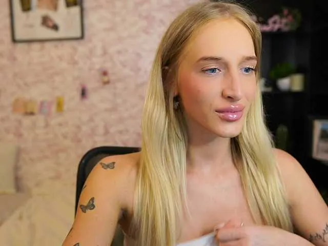 NicoletteShea01 Image 6