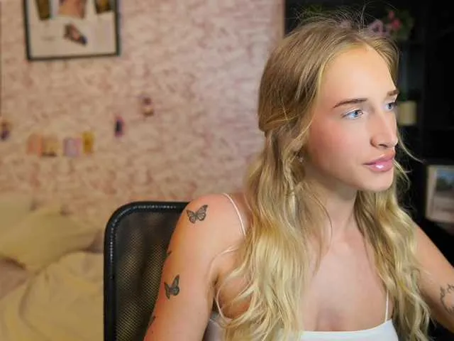 NicoletteShea01 Image 7