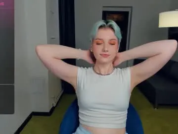 nakishacroshaw Image 3