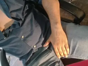 under_thedesk Image 2