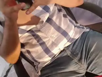 under_thedesk Image 7