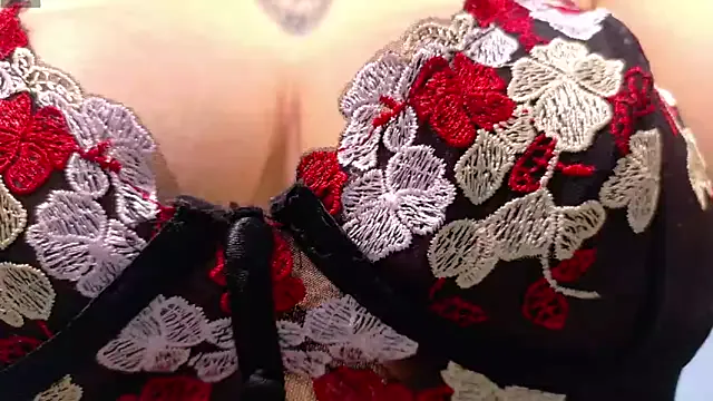 emma_rouse69 Image 14