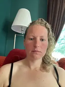 Girlnina-1995 Image 3