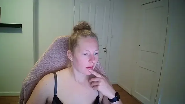 Girlnina-1995 Image 8