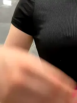 Holly-Glamour Image 11