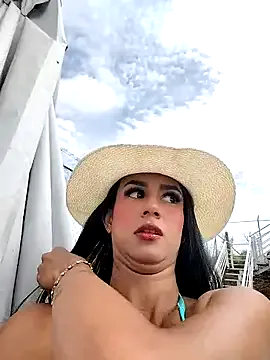 Juliana_Xander Image 6