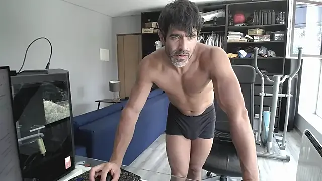 latinoo23bom Image 4