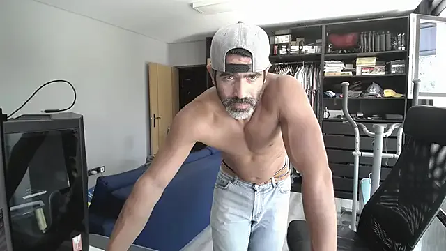 latinoo23bom Image 7