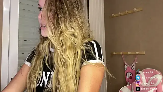 lucie_mehott Image 14