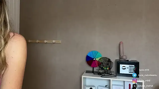 lucie_mehott Image 17