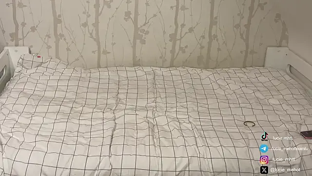 lucie_mehott Image 18