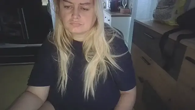 Meliss_Official9 streaming now