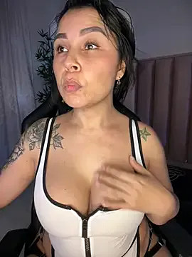 Natural_BIGASS_Nina Image 12