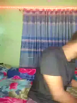 Younger_Couples Image 11